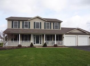 34 Timber Oak Cir, Rochester, NY 14626