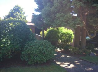2216 Viewmont Way W, Seattle, WA 98199