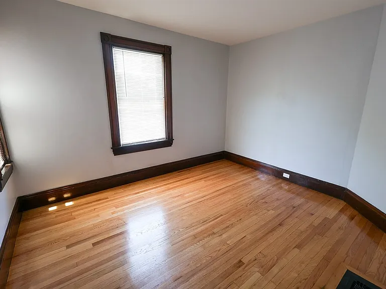 50 Thatcher St #2 — Photo 10