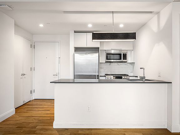 3rd image of 595 Baltic St APT 7C