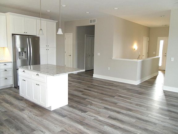 5th image of 2470 Holmdene Ave NE