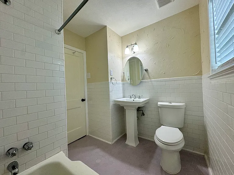 433 W Hollywood Ave #2 — Photo 10