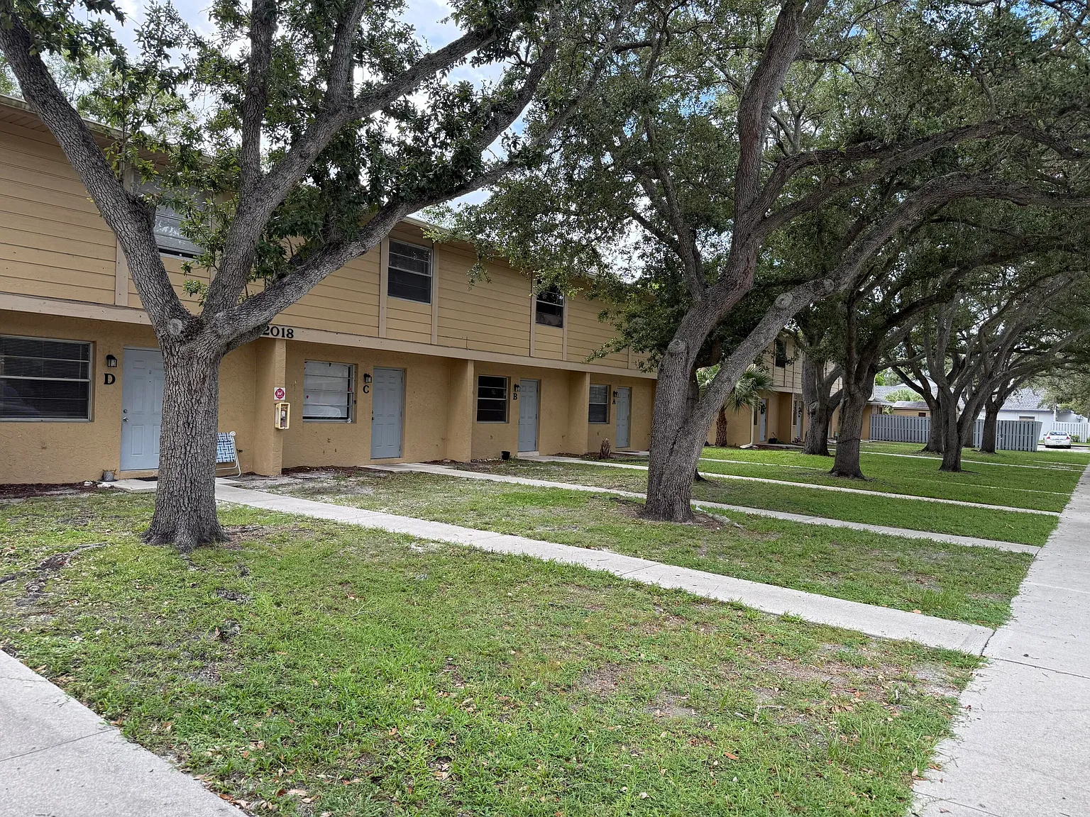 2 bed, 2.5 bath, 1120 sqft, $1,700 — Photo 1