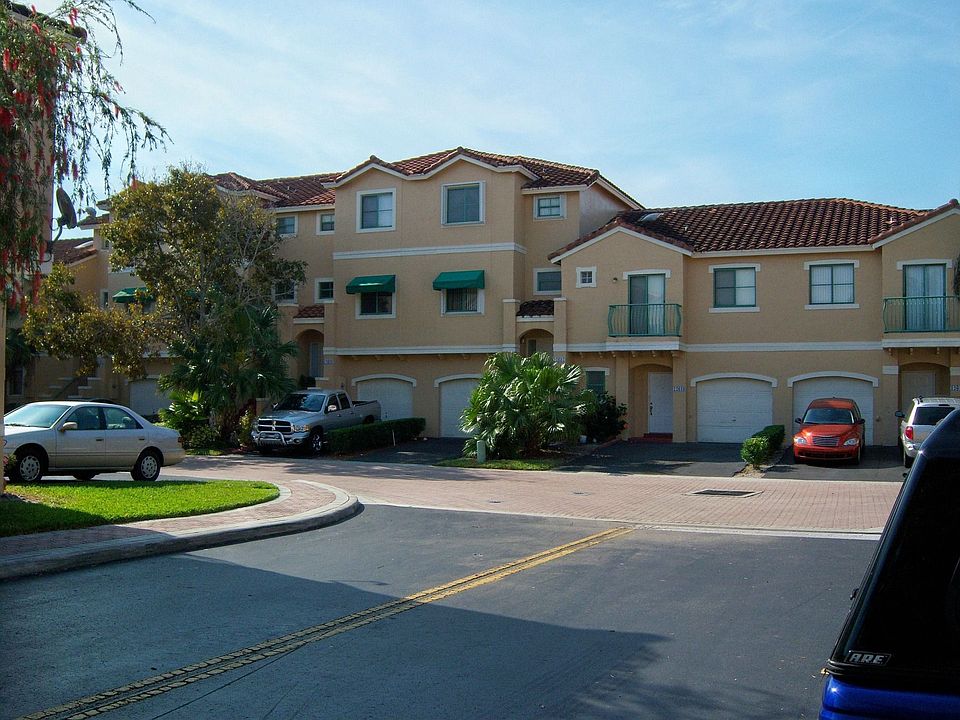 Townhouse Front View 1