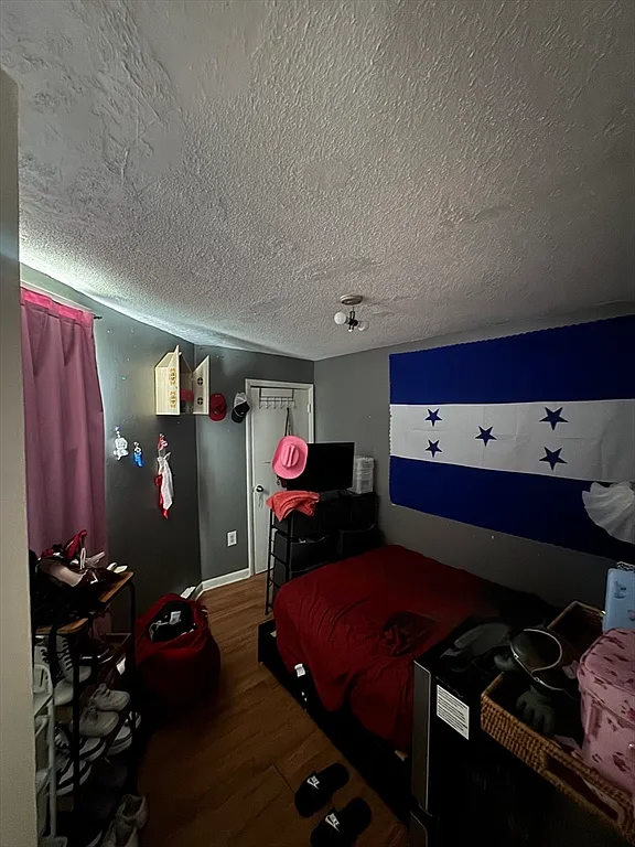 2 bed, 1.0 bath, 625 sqft, $2,000 — Photo 1