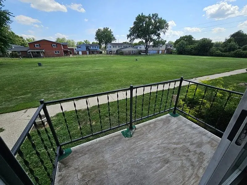 2 bed, 2.0 bath, $1,000 — Photo 2