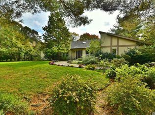 129 Jericho Tpke, Old Westbury, NY 11568