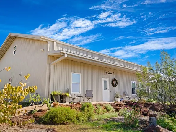 11258 Providence Rd, Hearne, TX 77859