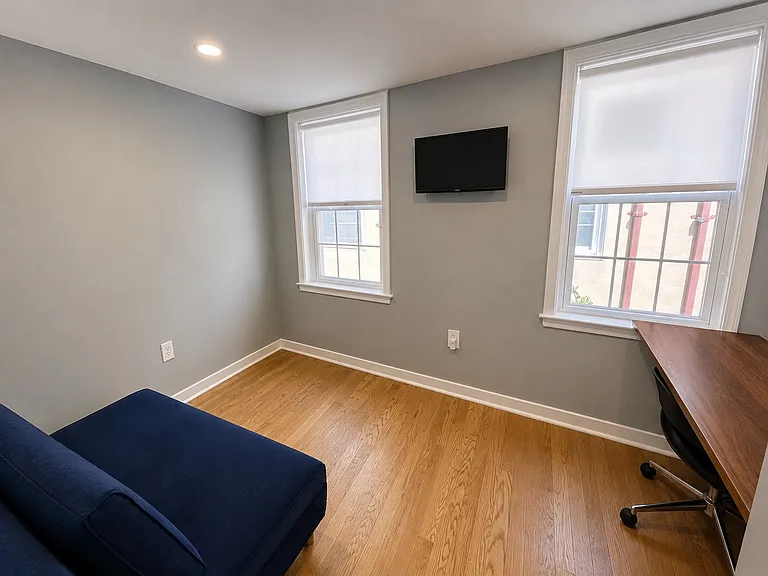 804R S 6th St #D — Photo 8