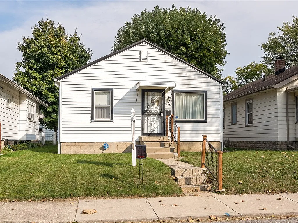 1327 N Grant Ave photo 1