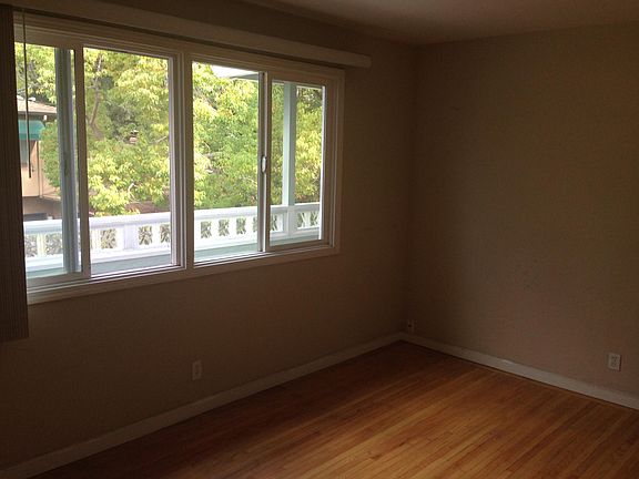 5th image of 443 Waverley St #449
