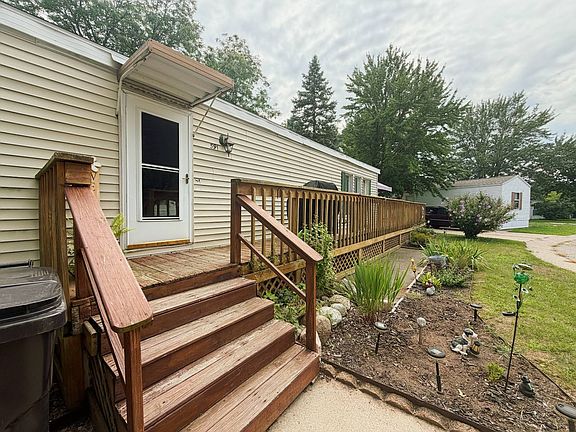 3rd image of 591 Triann Dr SE