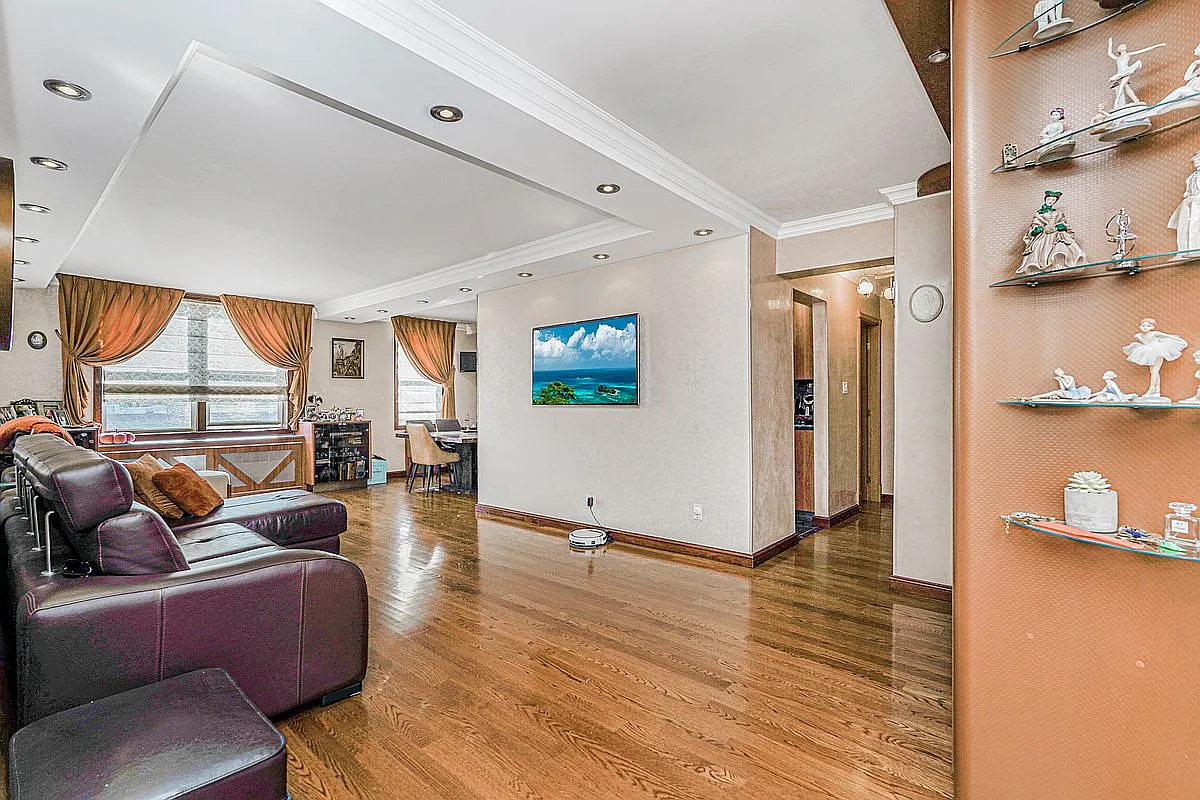 735 Avenue W #3F photo 1