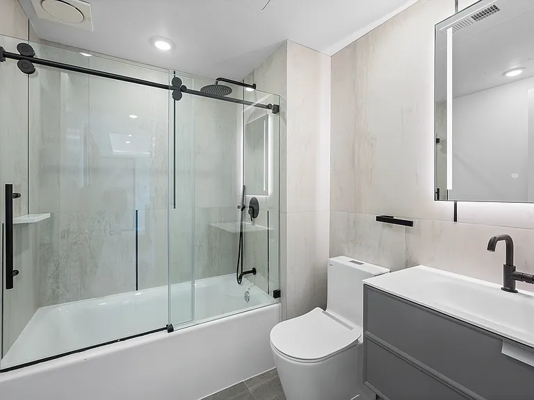 Unit X06 - General Bathroom with Tub