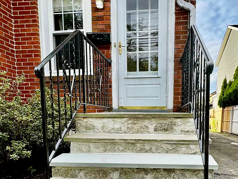 547 Cove Rd #2 — Photo 1
