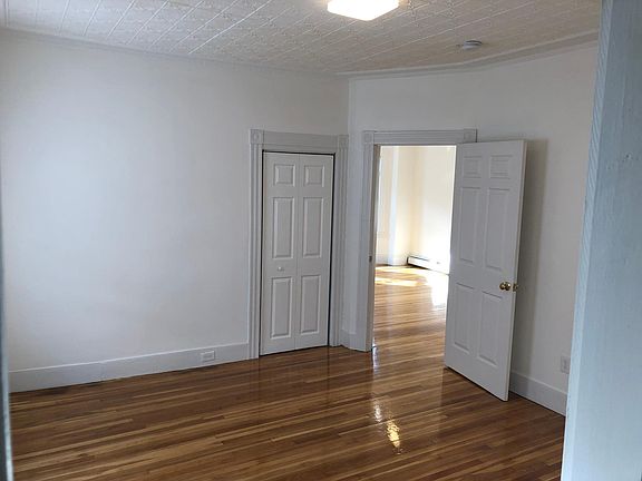 4th image of 39 Hermon St #1