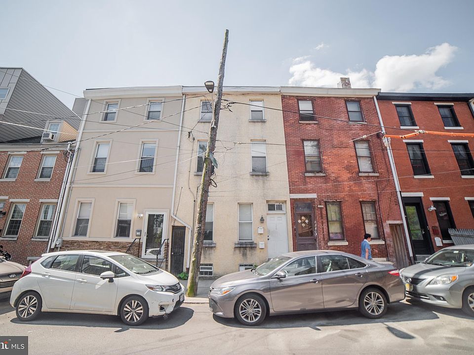 1st image of 126 W Laurel St #2