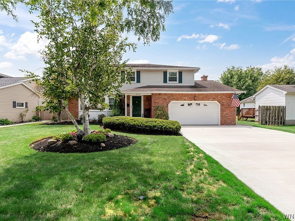 1st image of 220 Red Oak Dr