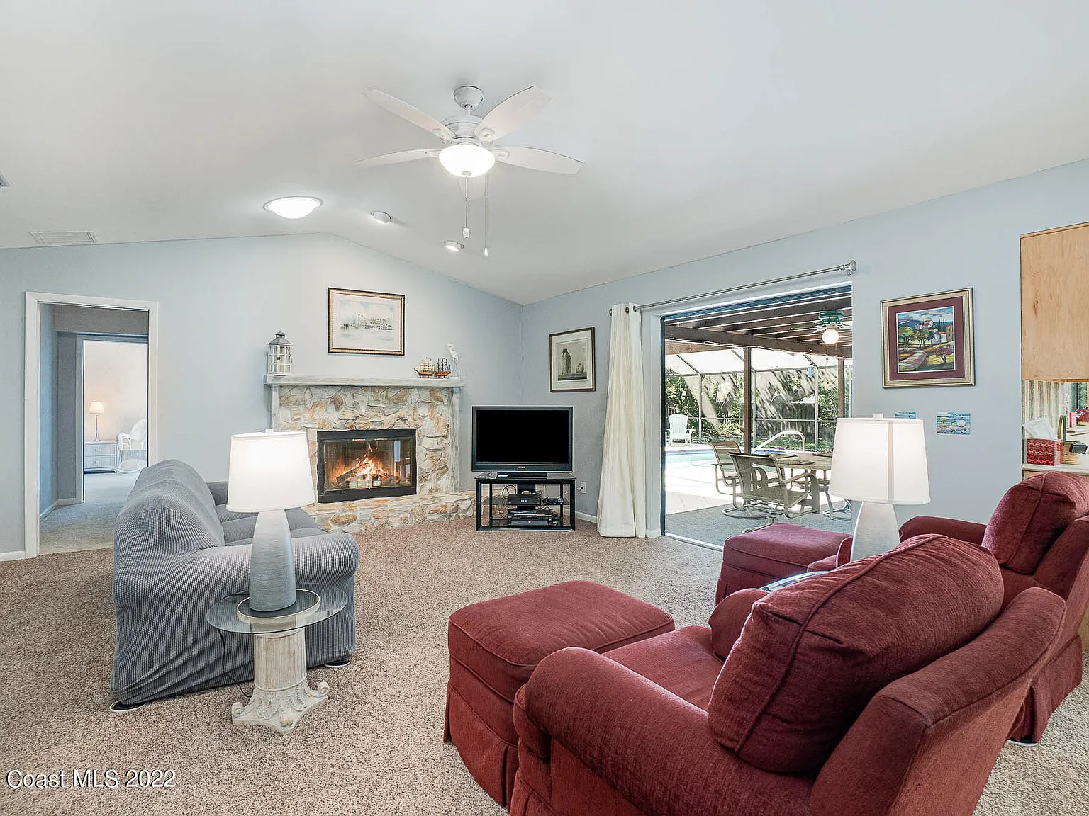 4 bed, 2.0 bath, 2193 sqft, $4,000 — Photo 3