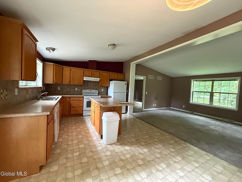 5th image of 39 Lower Flat Rock Road