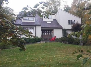 12 Cobbling Rock Rd, Katonah, NY 10536