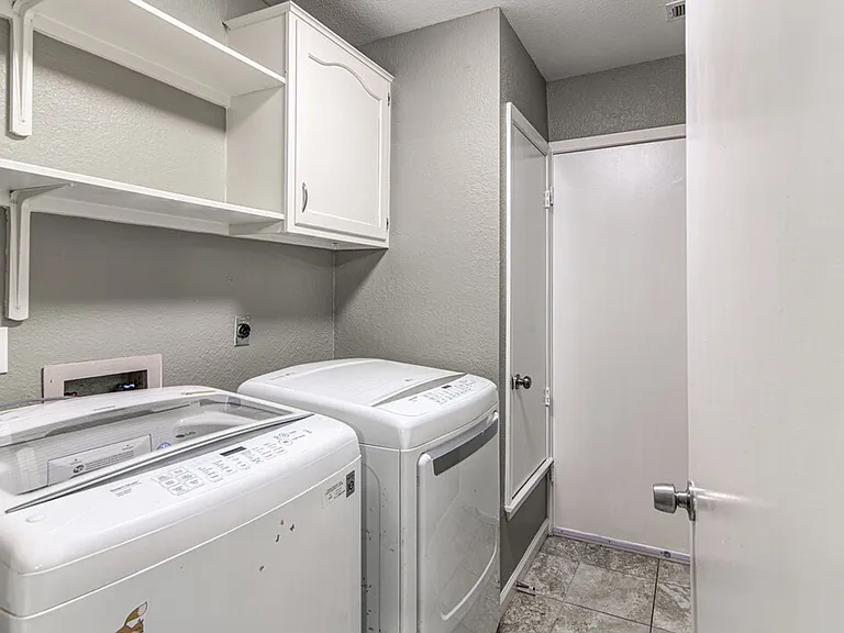 12430 Wycliff Ln — Photo 17