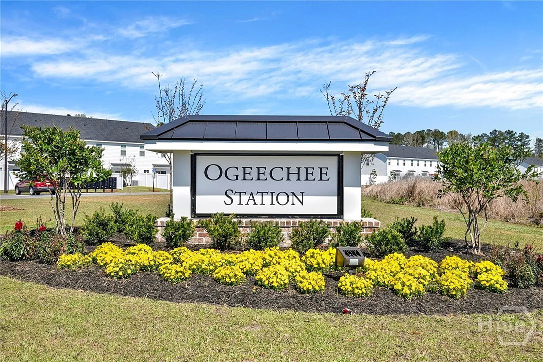 3 bed, 2.5 bath, 1442 sqft, $1,950 — Photo 2