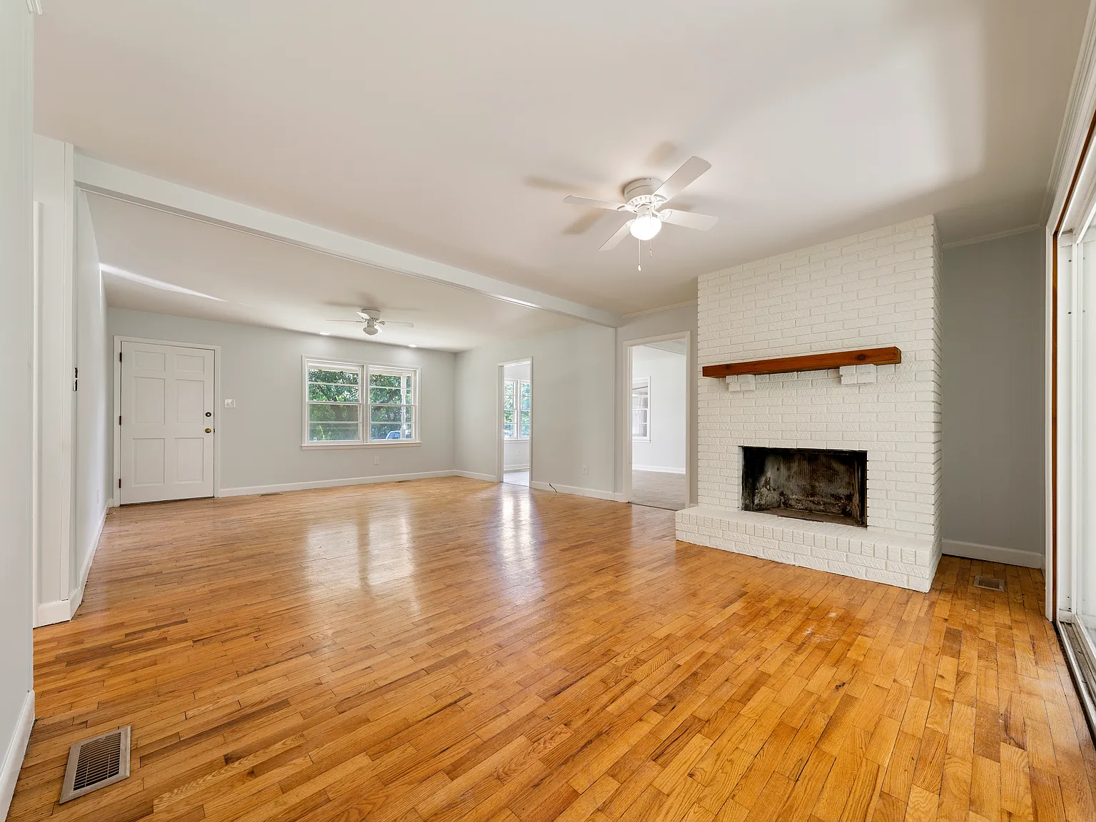 3 bed, 1712 sqft, $2,375 — Photo 4