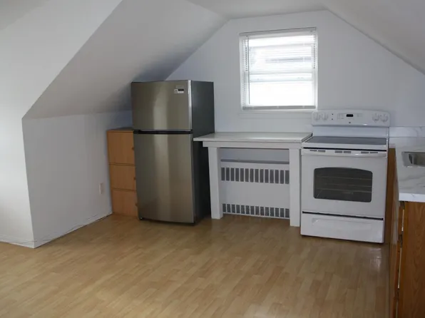 156 N Hamilton Ave Floor 1, Lindenhurst, NY 11757