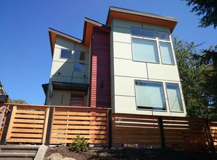 3220 SW Genesee St, Seattle, WA 98126