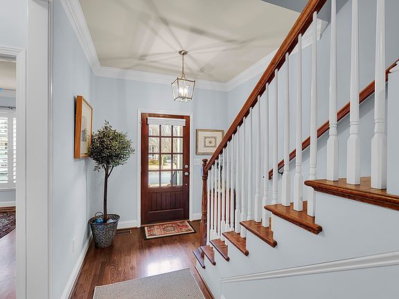 3rd image of 14 Highcroft Ct