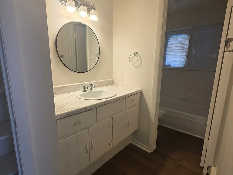 2210 S Dexter St — Photo 12