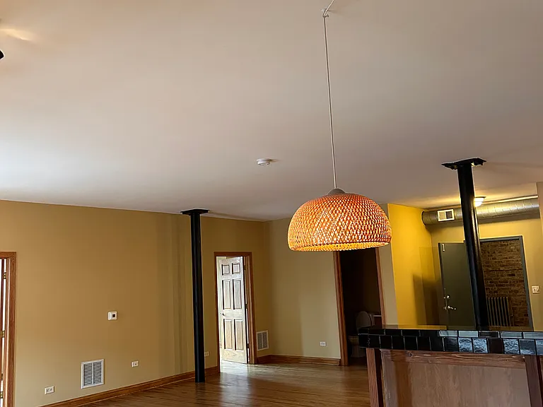 223 E Chicago St #4 — Photo 3