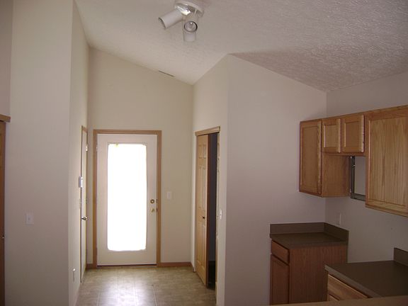 5th image of 7116 Rondeau Dr