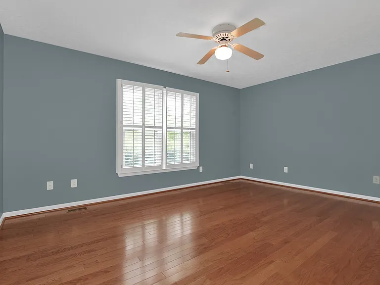853 Foxcroft Dr — Photo 17