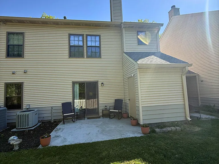 305 Wildflower Ct — Photo 12