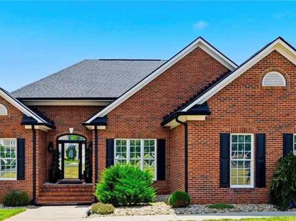 2208 Saint Bride Ct, Mebane, NC 27302