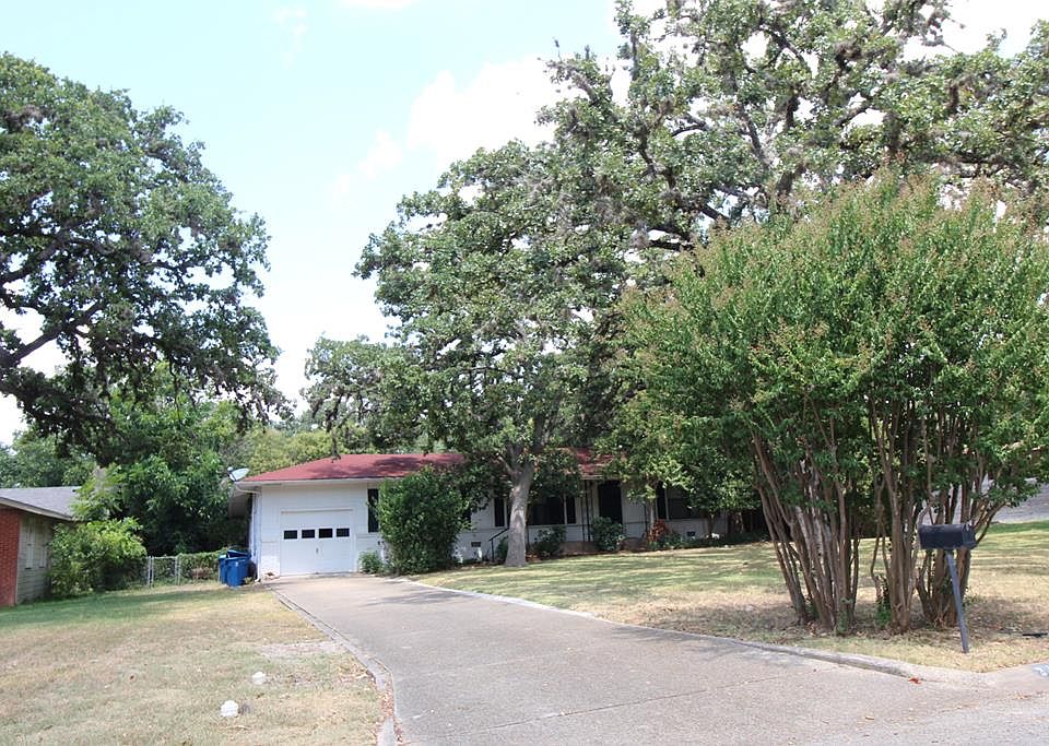 1st image of 240 Fairview Dr N