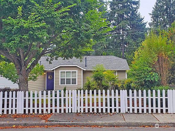 2nd image of 19555 NE Norrland Lane