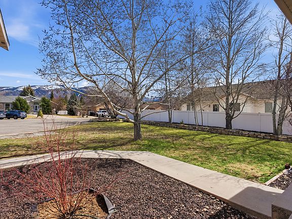 3rd image of 5325 S Bridle Cir