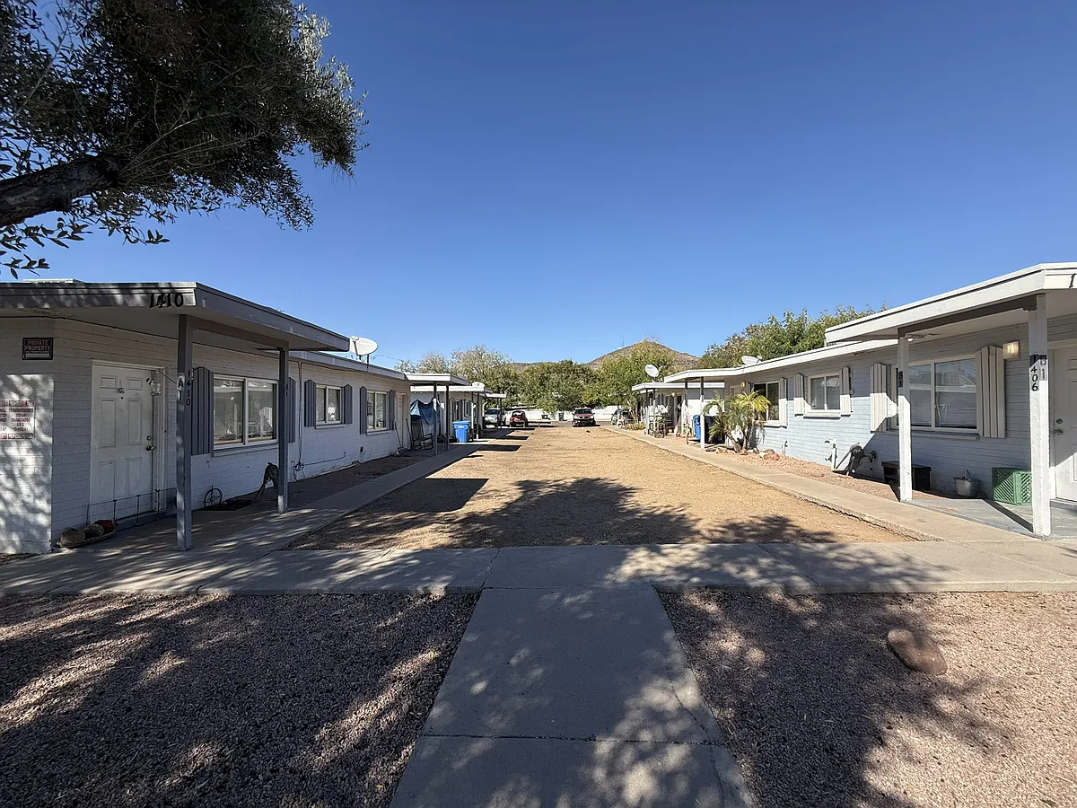 Building Photo - 1410 W Cheryl Dr