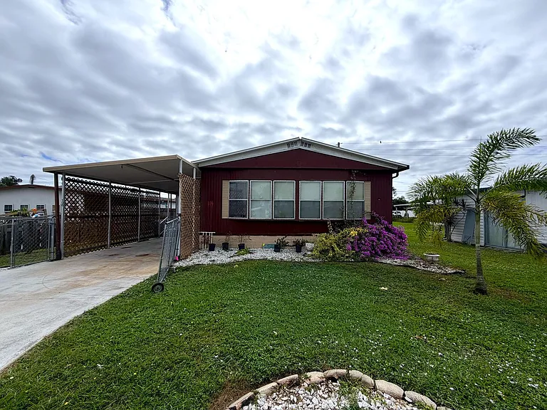 106 Gaslight Ave — Photo 2