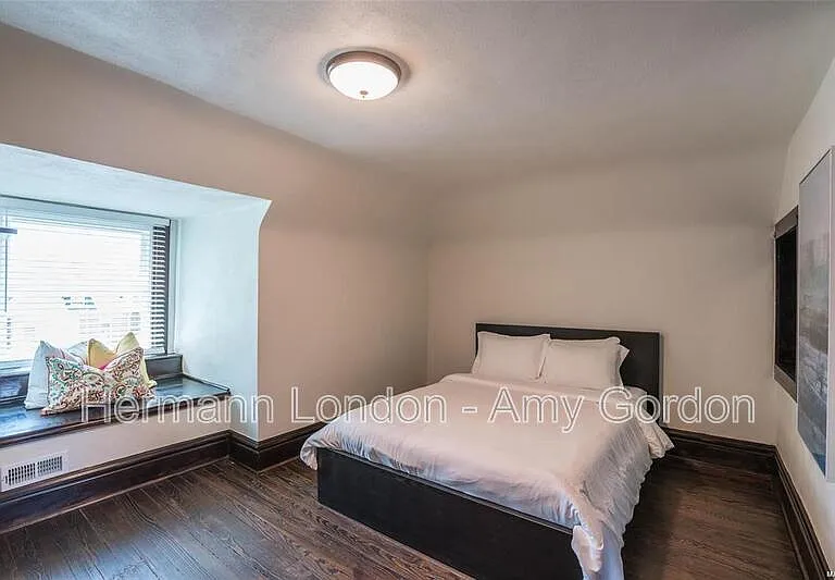3922 Castleman Ave — Photo 33