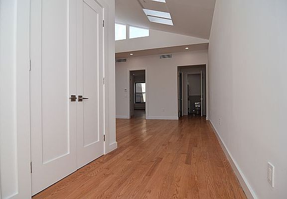 3rd image of 54 Franklin St #6B