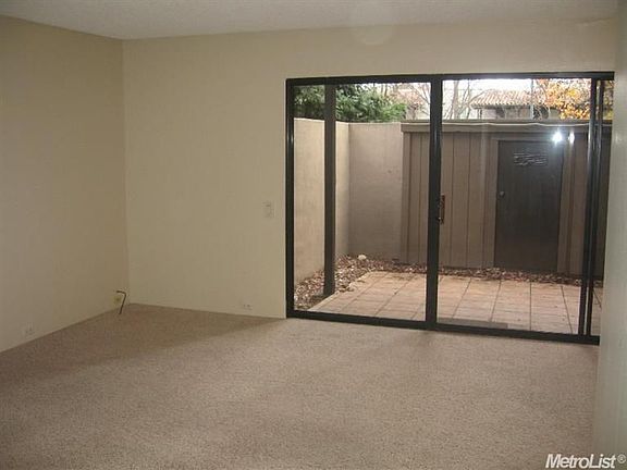 5th image of 660 Woodside Sierra Unit 5
