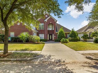 135 S Hall Dr, Sugar Land, TX 77478
