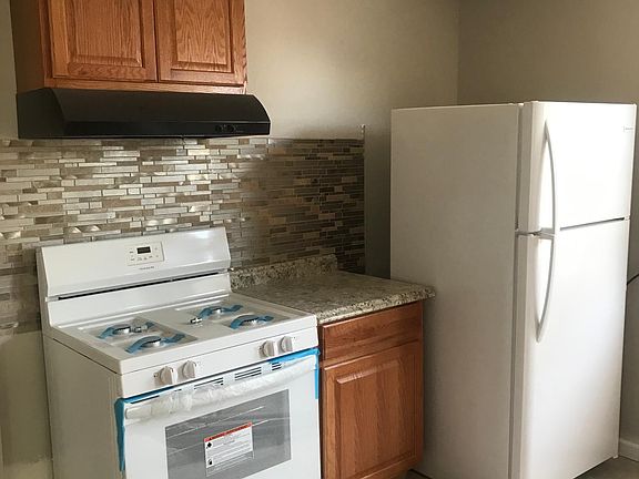 3rd image of 311 Willow St Floor 2