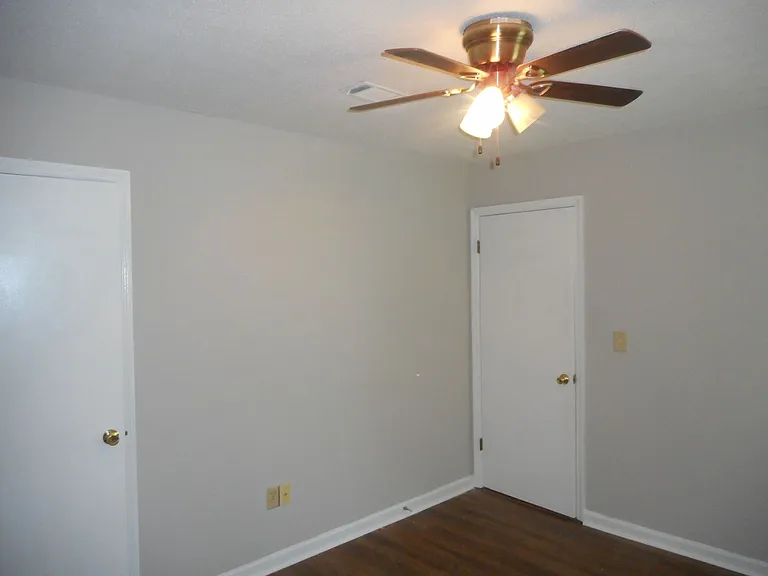 3726 Crest Dr — Photo 25