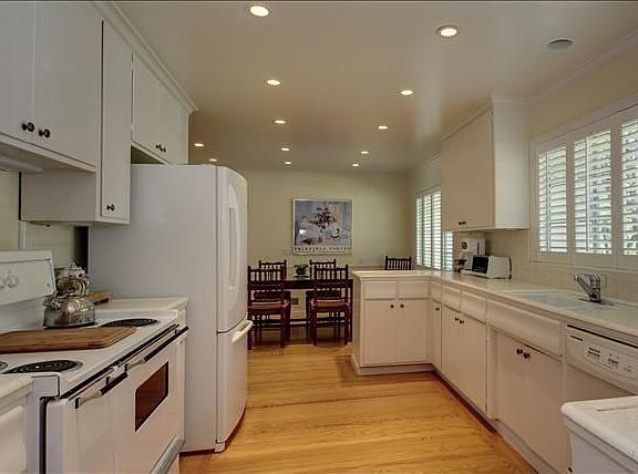 5th image of 1395 Corinne Ln