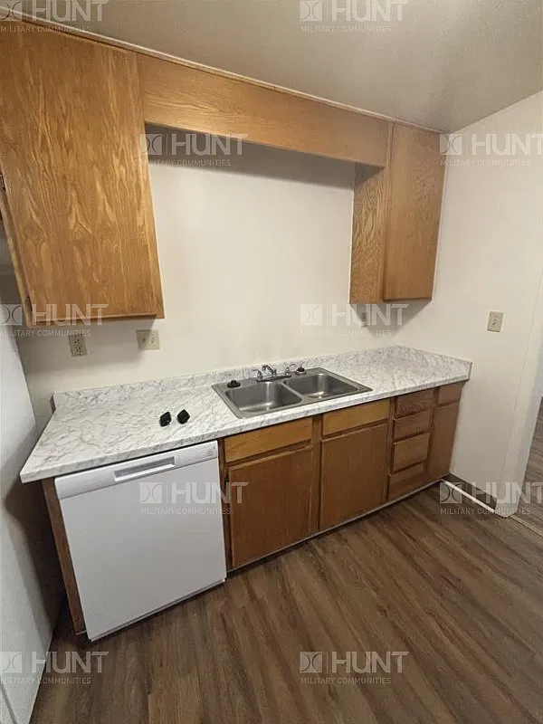 3 bed, 1.5 bath, 1280 sqft, $1,650 — Photo 2